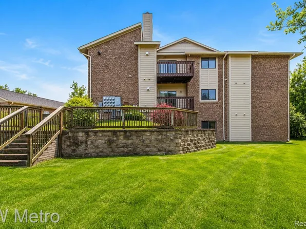 11773 Sycamore Dr Unit 25, Plymouth, MI 48170