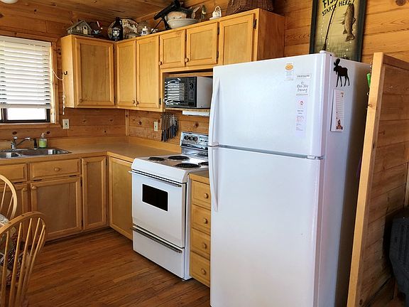 3rd image of 3889 Brookie Ln