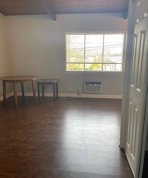 400 S Ashland Ave #11 — Photo 1