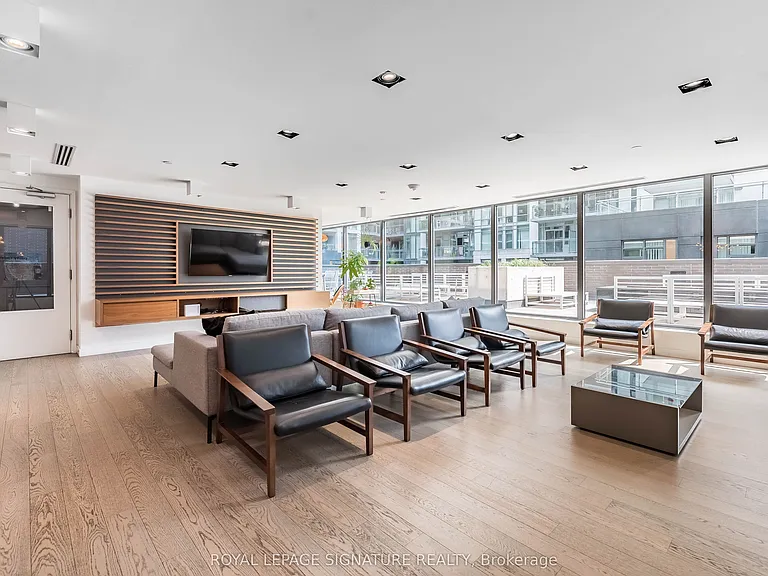 111 Bathurst St #318 — Photo 17