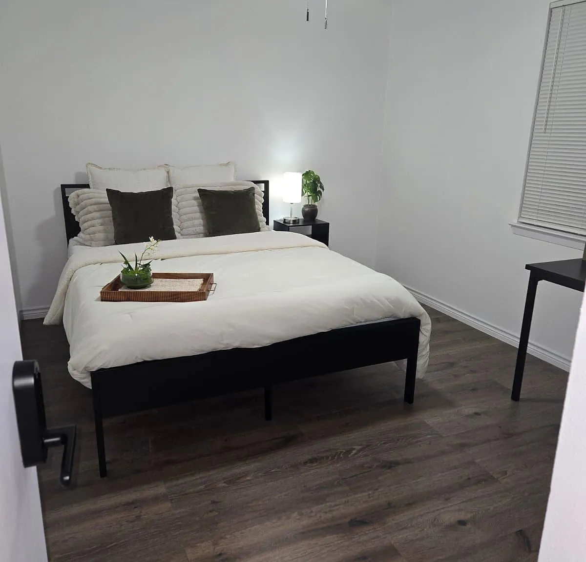 4 bed, 2.0 bath, 1431 sqft, $1,139 — Photo 1