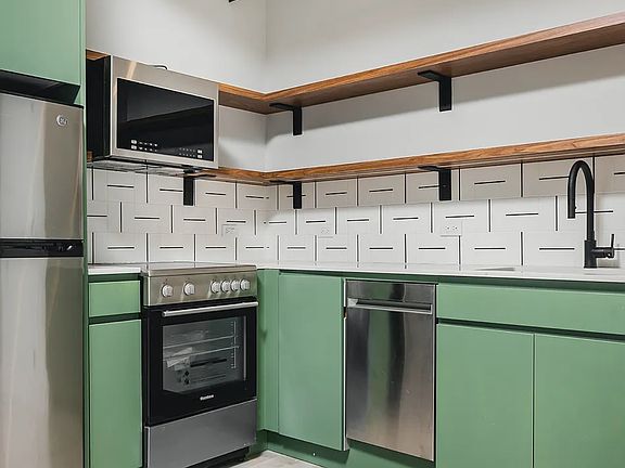 3rd image of 1510 Gates Ave #9003