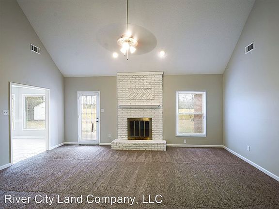 4th image of 3967 Fawn Valley Dr