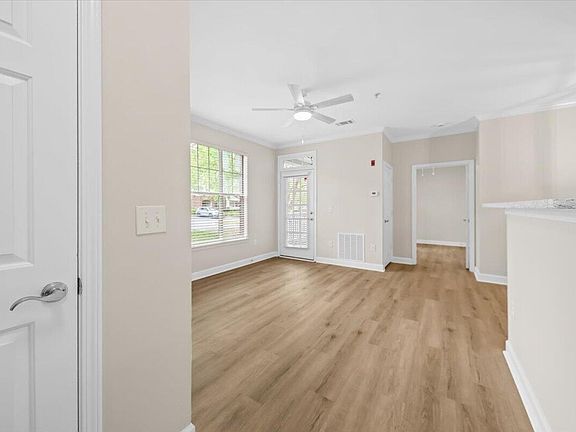 5th image of 45 Sycamore Ave APT 1011