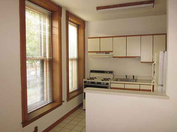 5th image of 2251 N Clifton Ave APT 1S
