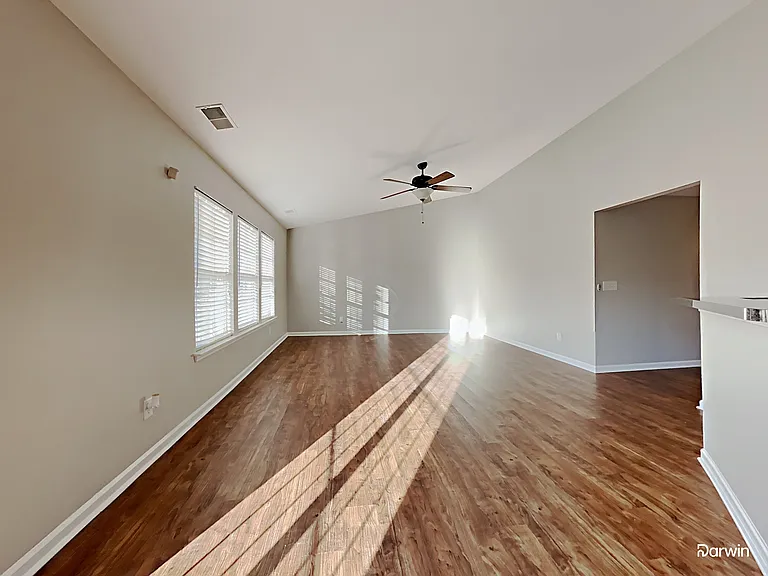 337 Courtland Ct — Photo 8