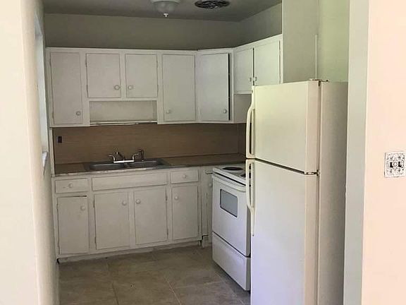 2nd image of 4410 Ellysee Way