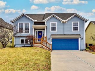 12453 S Quail Ridge Dr, Olathe, KS 66061