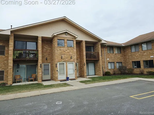 29564 Clarita St, Livonia, MI 48152