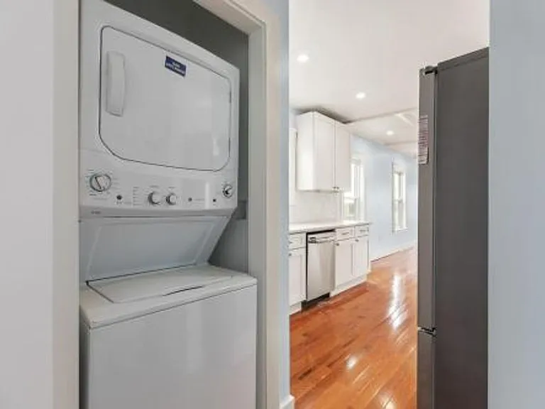 1008 Winthrop Ave — Photo 8