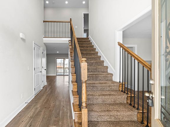 5th image of 731 Banister Dr