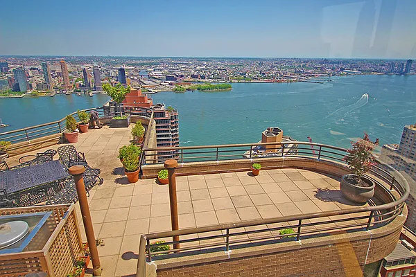 Rented by Columbus NY Real Estate | media 16