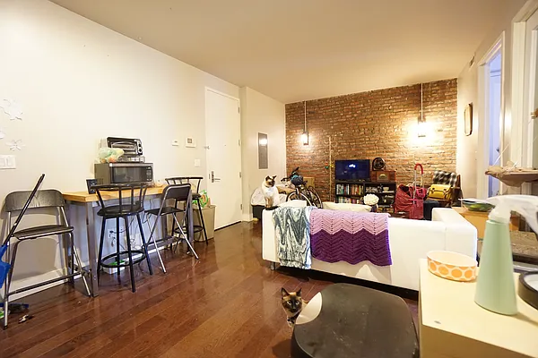 Rented by Rennit Inc. | media 17