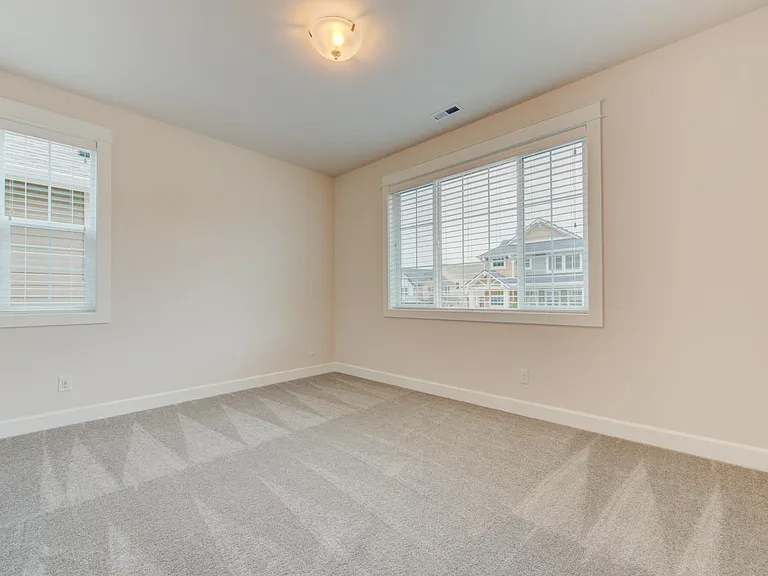 491 5th Ave NE — Photo 16
