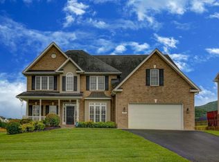 2152 River Oaks Dr, Salem, VA 24153