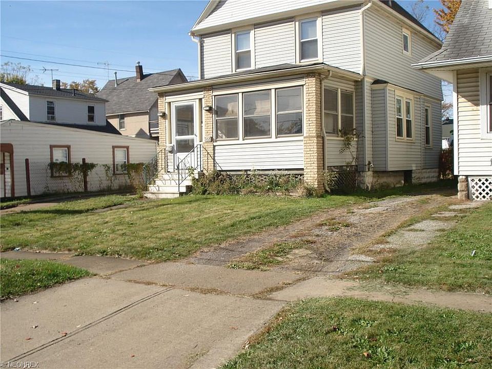1st image of 108 Williams St