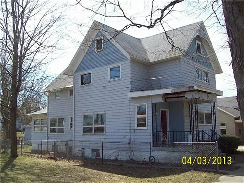 333 Elm St photo 1