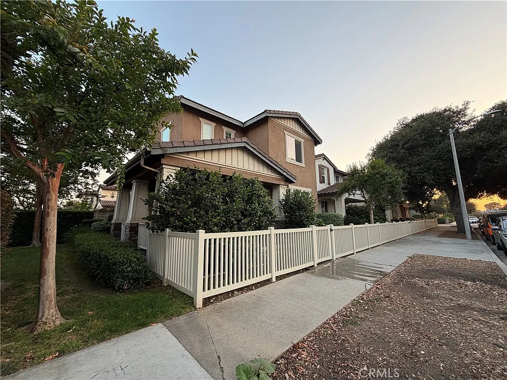 Building Photo - 167 W Arbor Ct