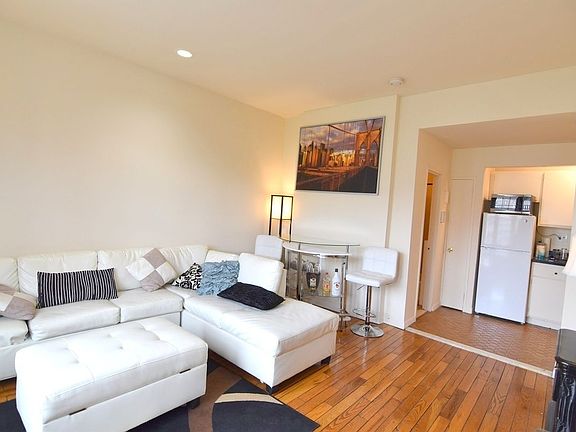 4th image of 59 W 76th St #4BB