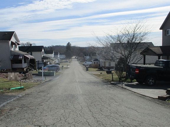 3rd image of 117 Seslar St