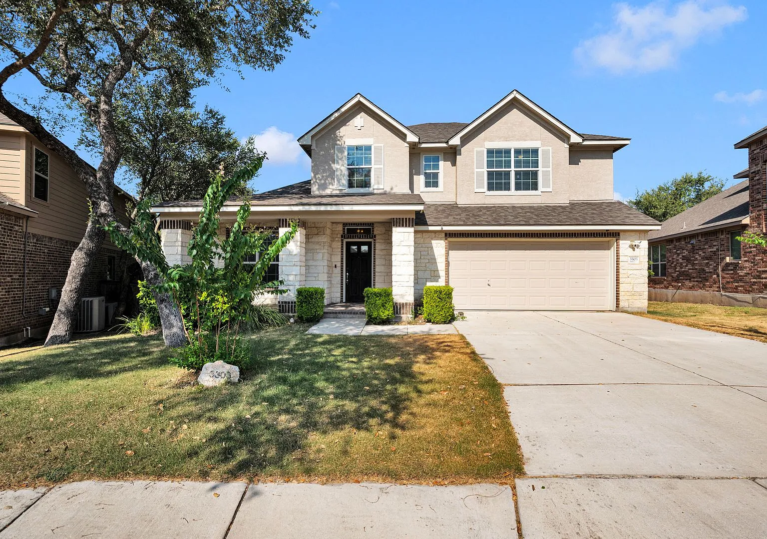 Charming 4-Bedroom Home with Media Room in Alamo Ranch Gated Community, Amenities, and Prime Loca... — Photo 1