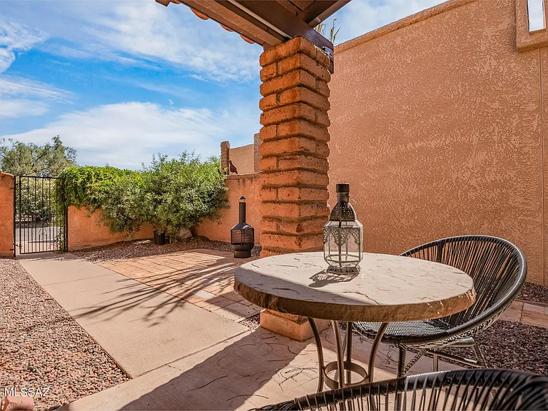 1341 E Ellis Dr — Photo 35
