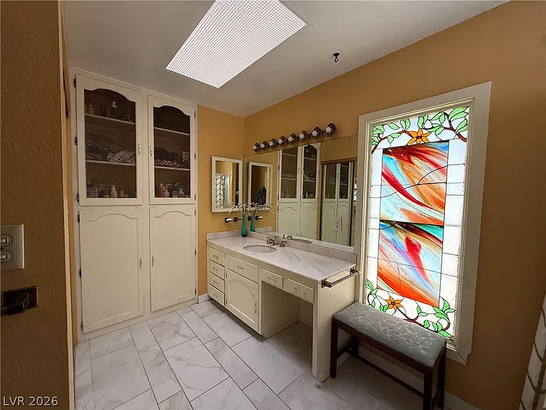1037 Bracken Ave — Photo 9