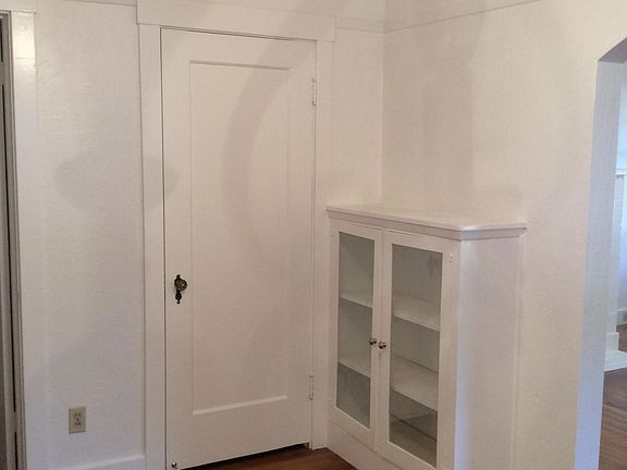 3rd image of 741 39th St #741