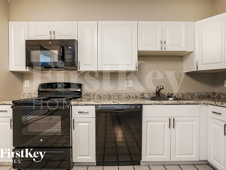 17420 Duquesne Rd — Photo 7