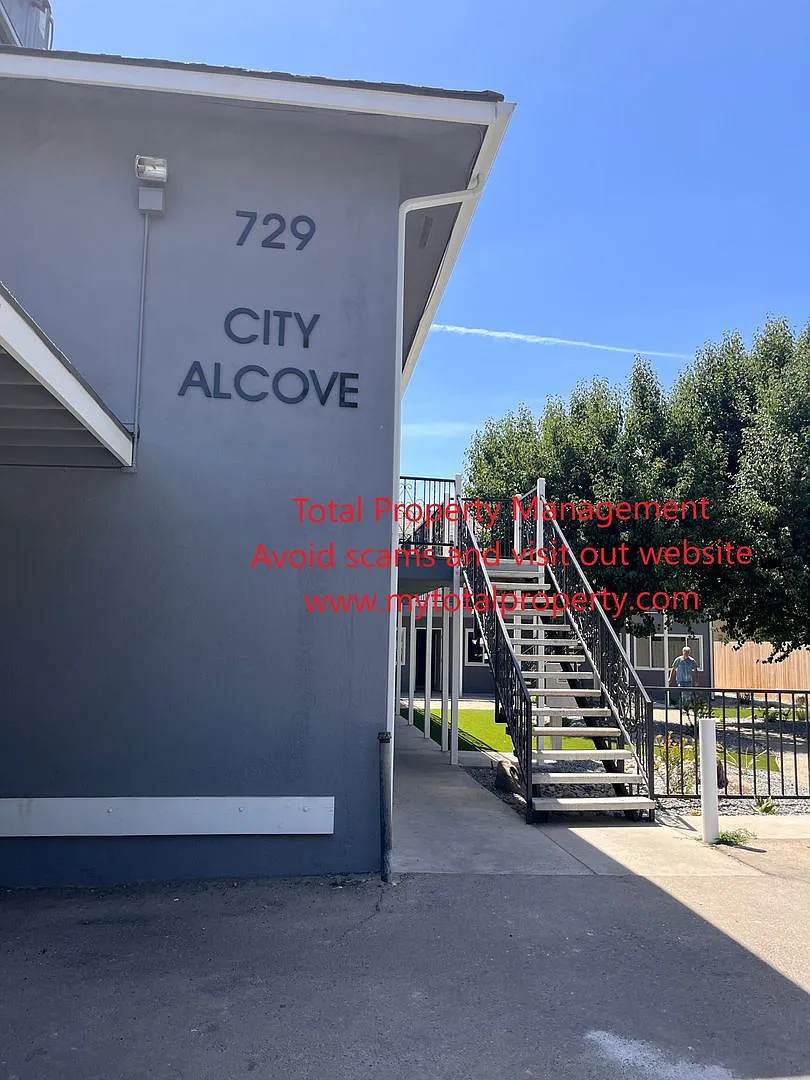 729 N. Floral St — Photo 1