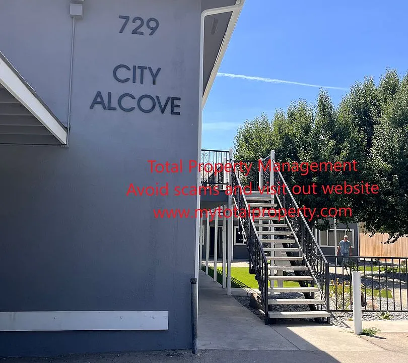 729 N Floral St