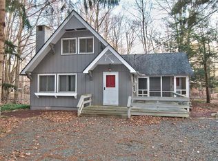 5584 Woodland Ave, Pocono Pines, PA