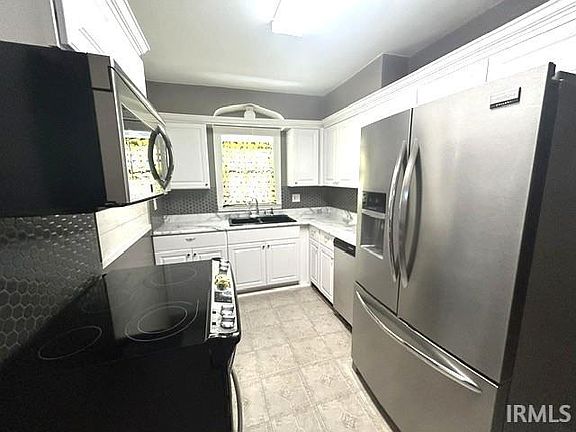 3rd image of 104 S Weinbach Ave