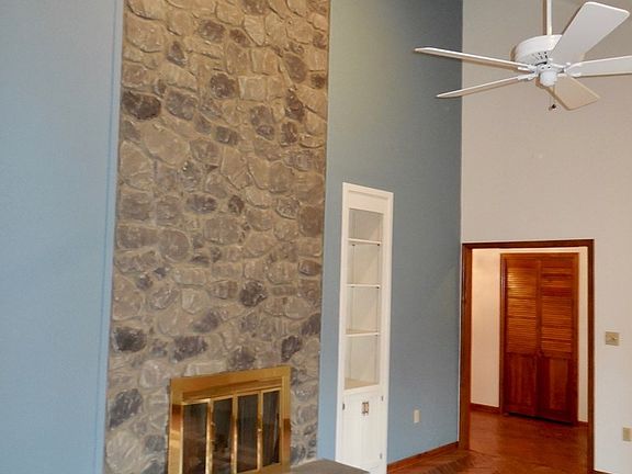 5th image of 351 Westover Dr
