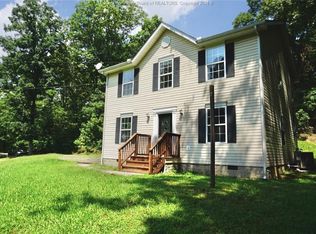 78 Coal Mountain Rd, Charleston, WV 25312