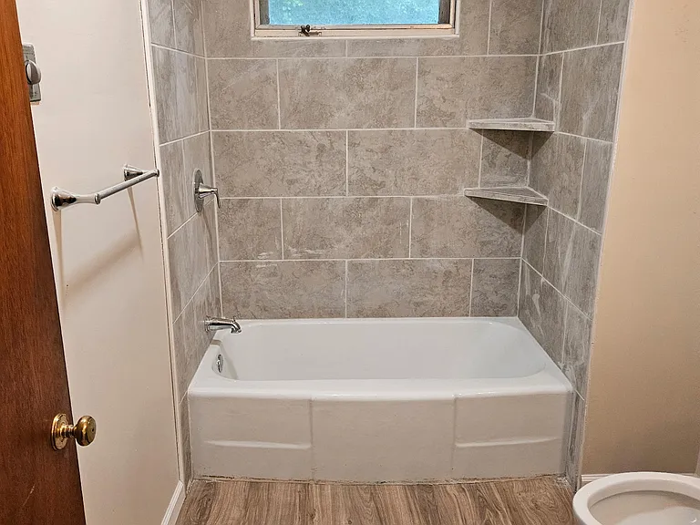 729 Maxanna Dr — Photo 8