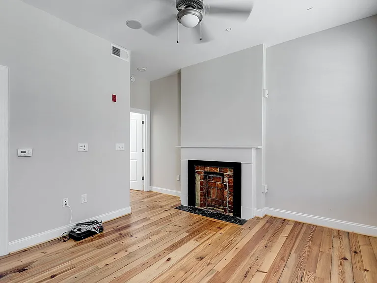 1710 E Franklin St — Photo 20