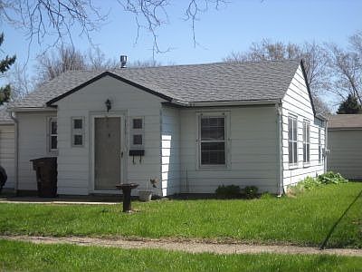 1st image of 3102 A St