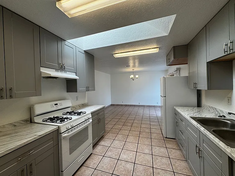 3525 Tracey Ct — Photo 5
