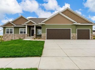 1215 Osage Ln, North Liberty, IA 52317