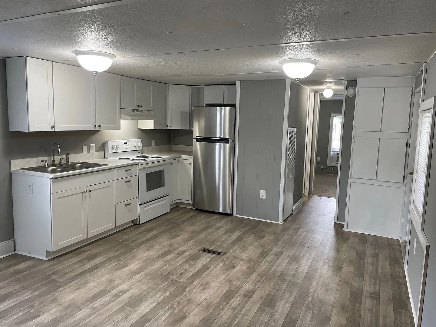 2 Bdrm 1 Ba Singlewide Mobile Home, Window Ac/ Electric Furnance — Photo 4