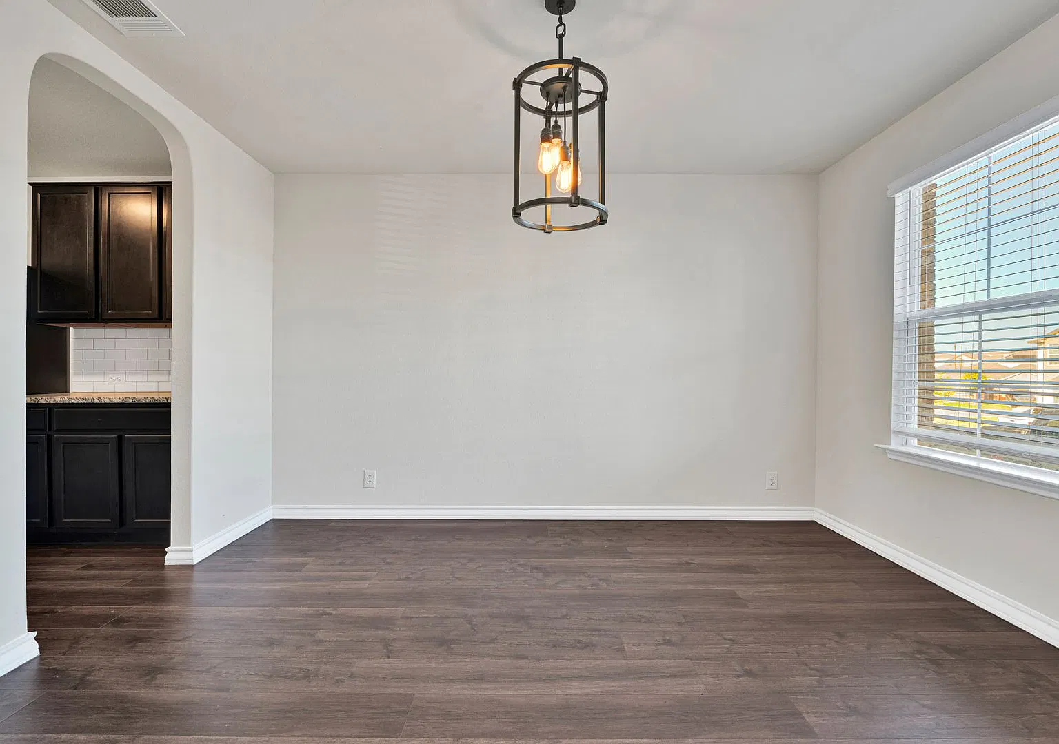 Spacious 5-Bedroom Beauty in Redbird Ranch with Community Perks! — Photo 4