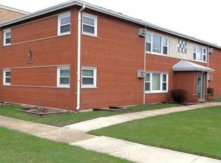 9713 S Pulaski Rd APT 2B, Evergreen Park, IL 60805