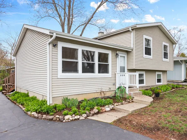 1903 Highview Ave, McHenry, IL 60050