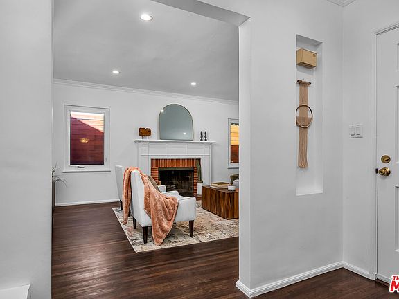 4th image of 3801 Grayburn Ave