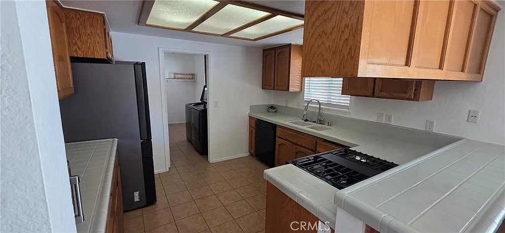 3 bed, 1222 sqft, $2,395 — Photo 4