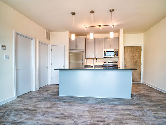 2nd image of 1312 Bainbridge St #303