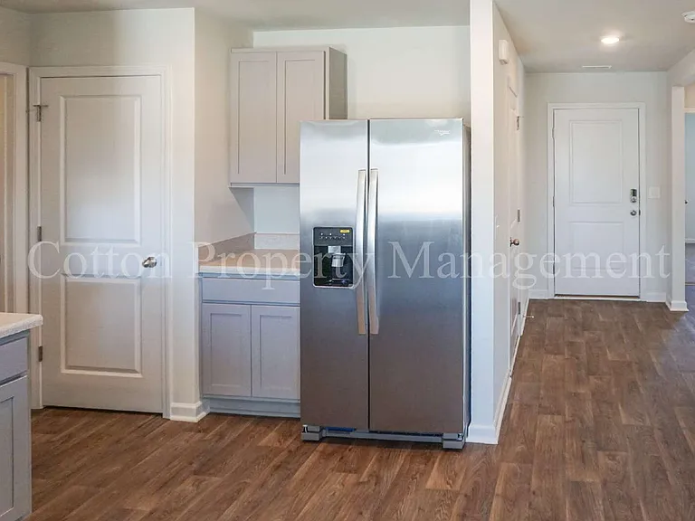 602 Draymore Dr NE — Photo 7