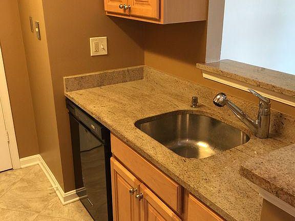 5th image of 6913 Victoria Dr Unit C