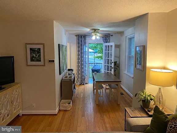 4th image of 2839 S Columbus St